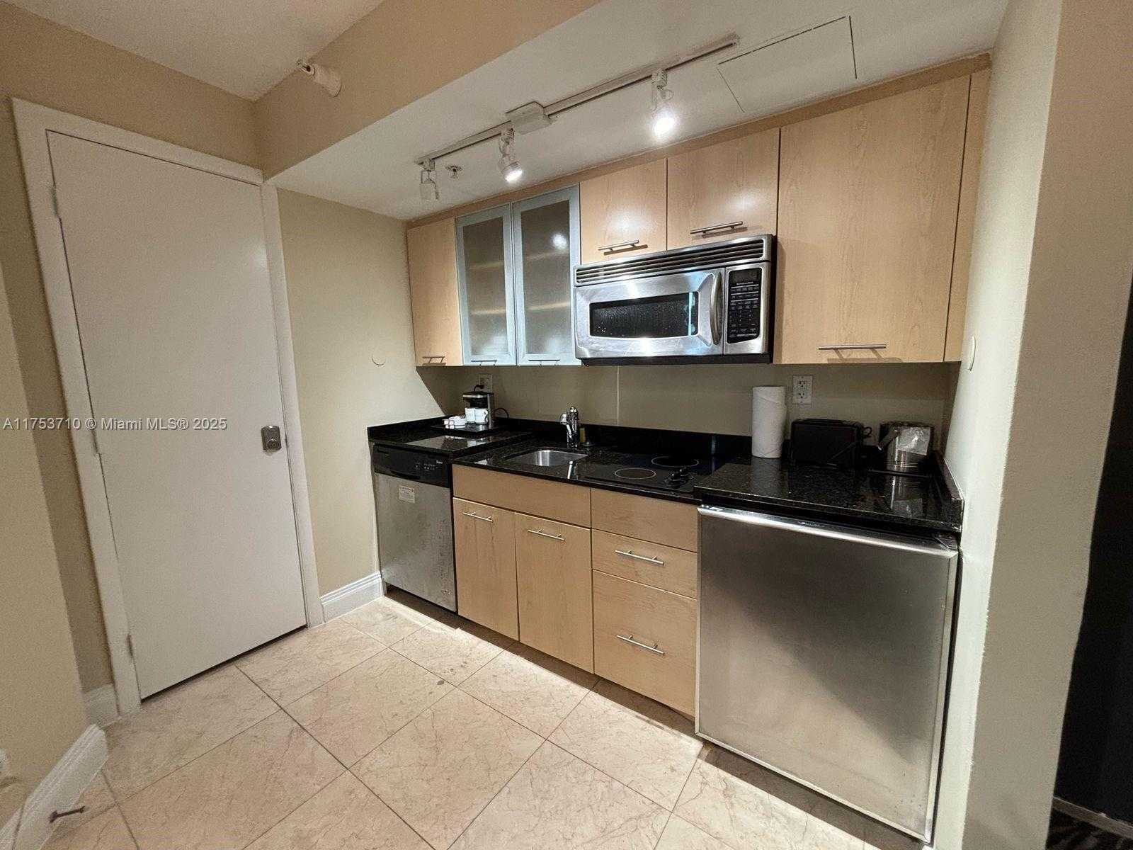 Small Image of 2670 Sunrise Blvd, Fort Lauderdale, FL 33304, USA Number 16