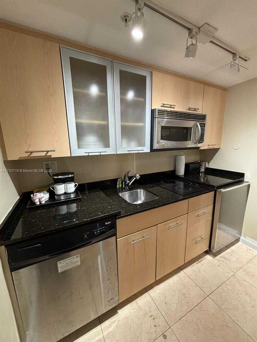 Small Image of 2670 Sunrise Blvd, Fort Lauderdale, FL 33304, USA Number 17