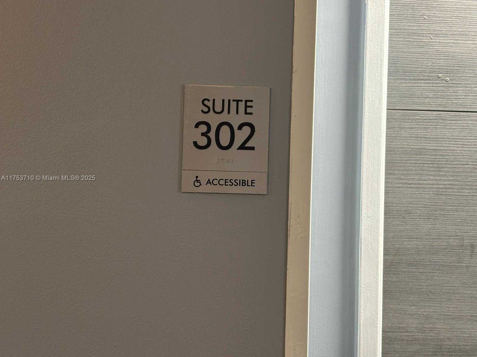 Small Image of 2670 Sunrise Blvd, Fort Lauderdale, FL 33304, USA Number 20