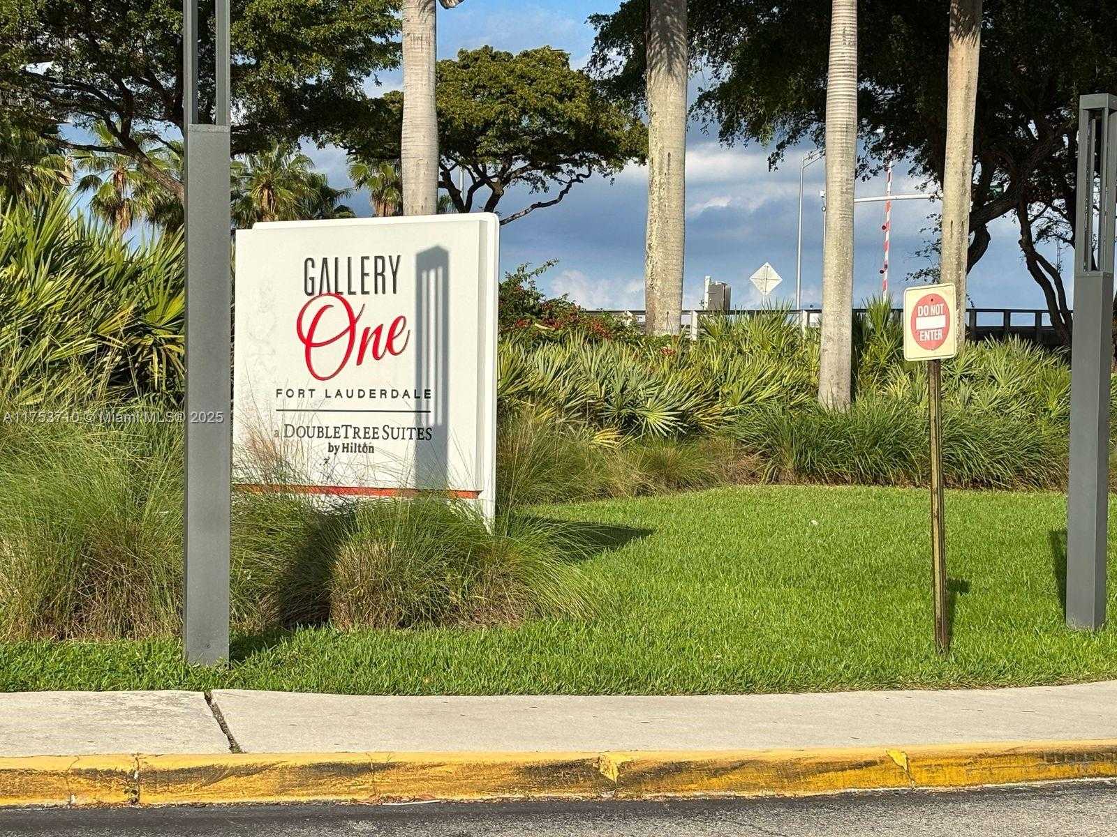 Small Image of 2670 Sunrise Blvd, Fort Lauderdale, FL 33304, USA Number 25
