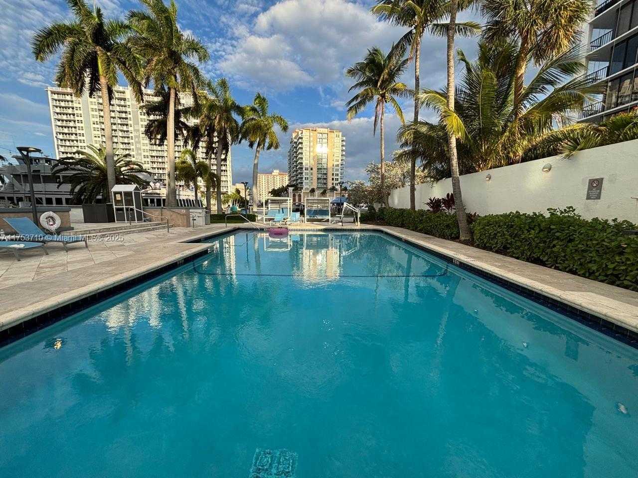 Small Image of 2670 Sunrise Blvd, Fort Lauderdale, FL 33304, USA Number 30