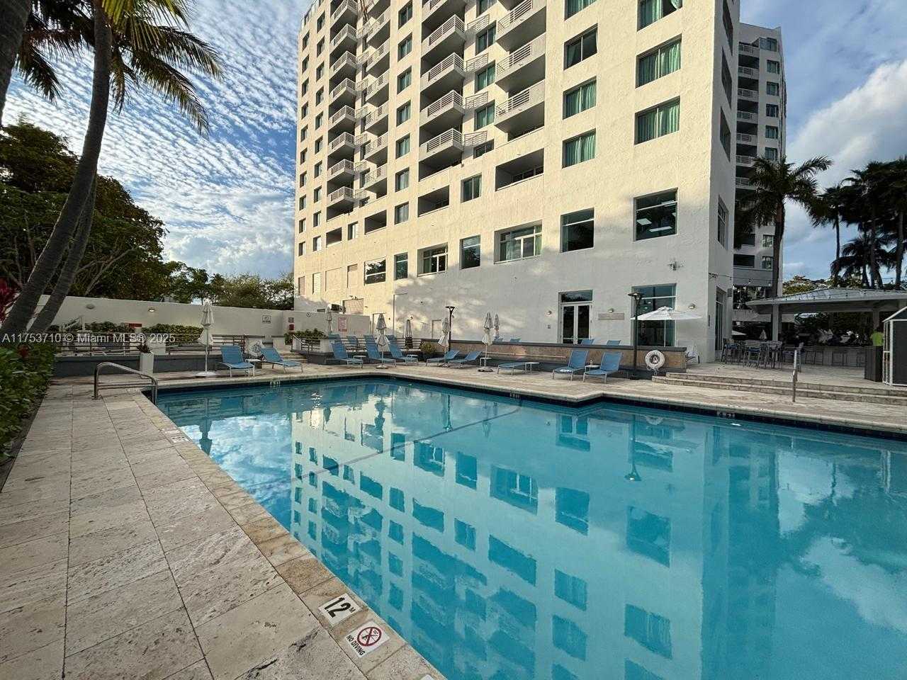 Small Image of 2670 Sunrise Blvd, Fort Lauderdale, FL 33304, USA Number 31
