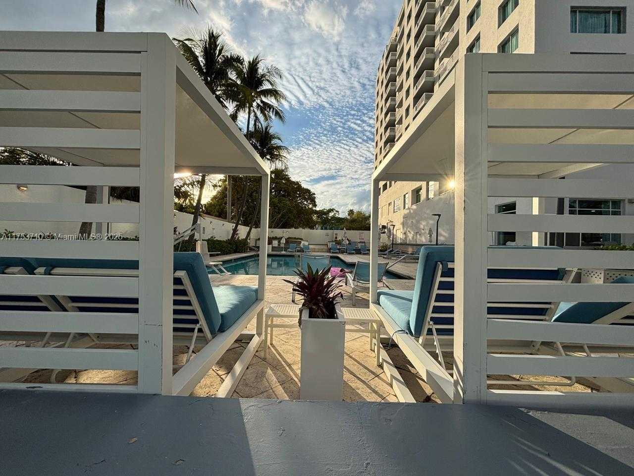 Small Image of 2670 Sunrise Blvd, Fort Lauderdale, FL 33304, USA Number 33
