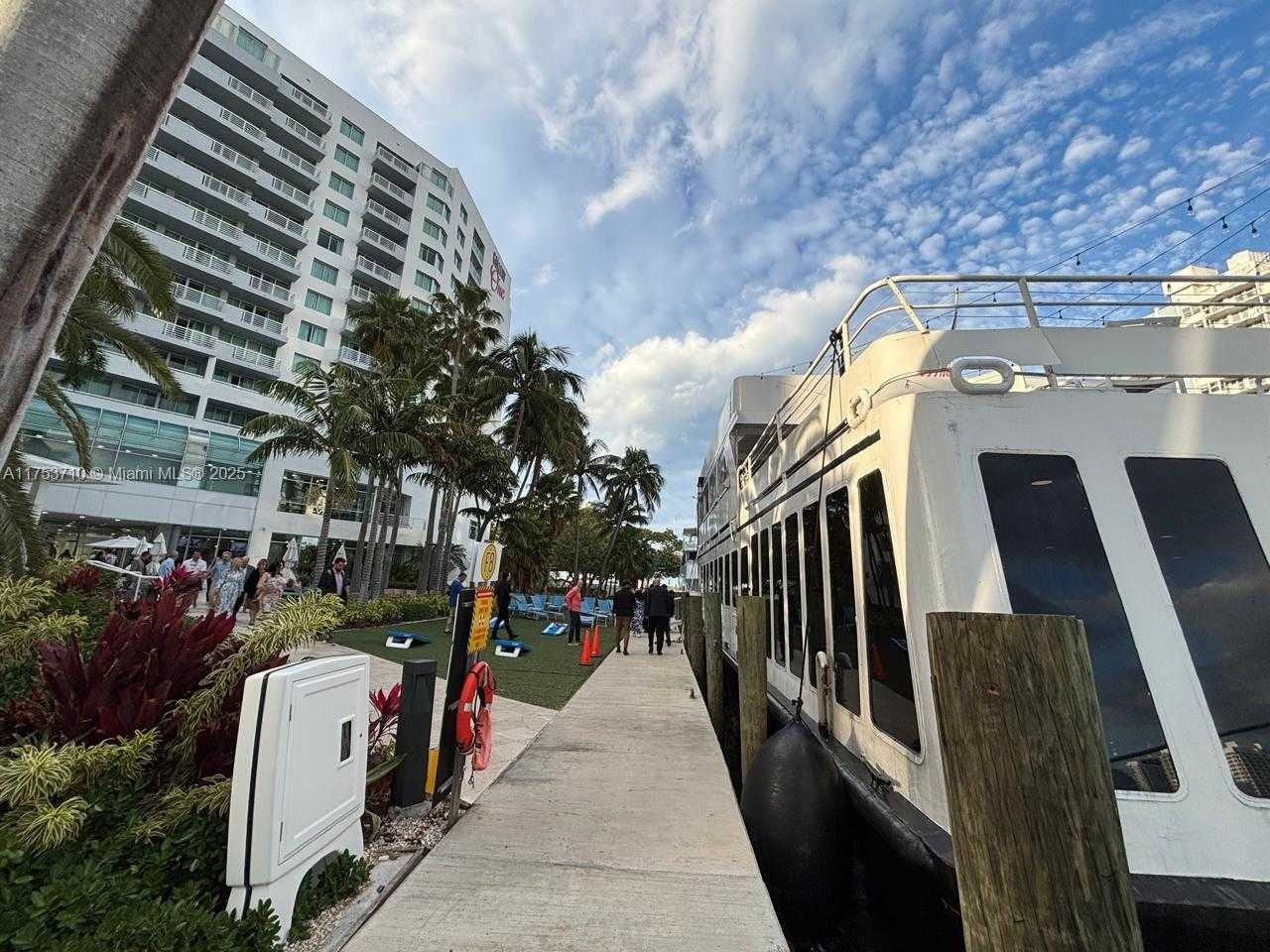 Small Image of 2670 Sunrise Blvd, Fort Lauderdale, FL 33304, USA Number 34