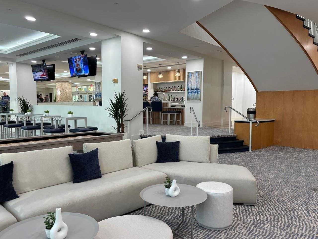 Small Image of 2670 Sunrise Blvd, Fort Lauderdale, FL 33304, USA Number 36