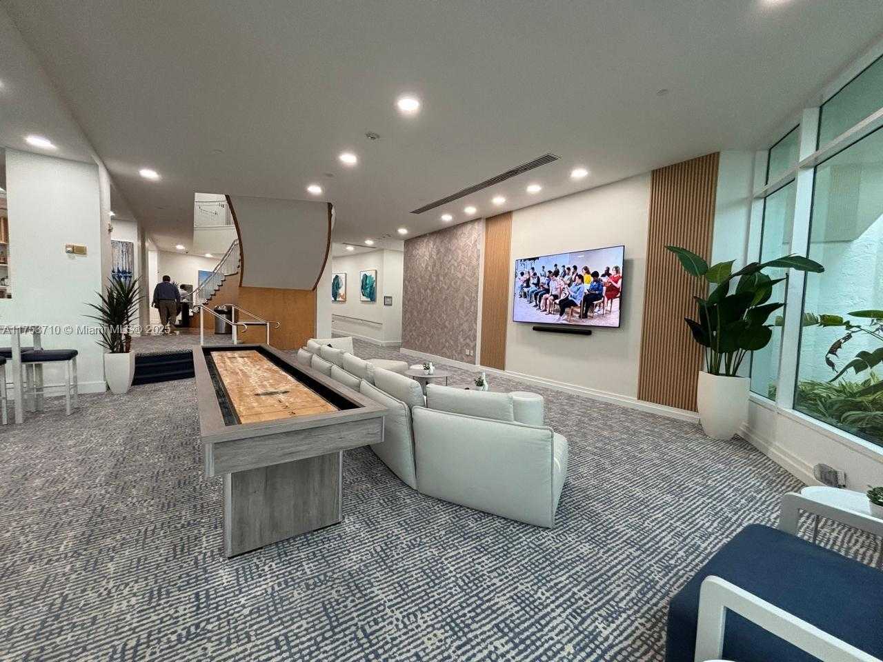 Small Image of 2670 Sunrise Blvd, Fort Lauderdale, FL 33304, USA Number 37