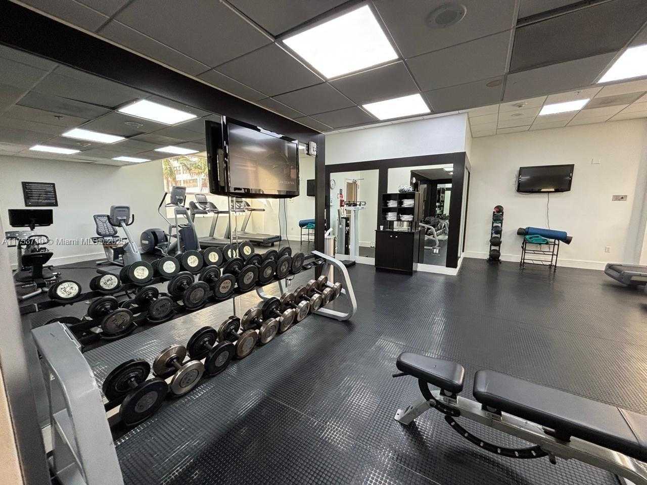 Small Image of 2670 Sunrise Blvd, Fort Lauderdale, FL 33304, USA Number 38