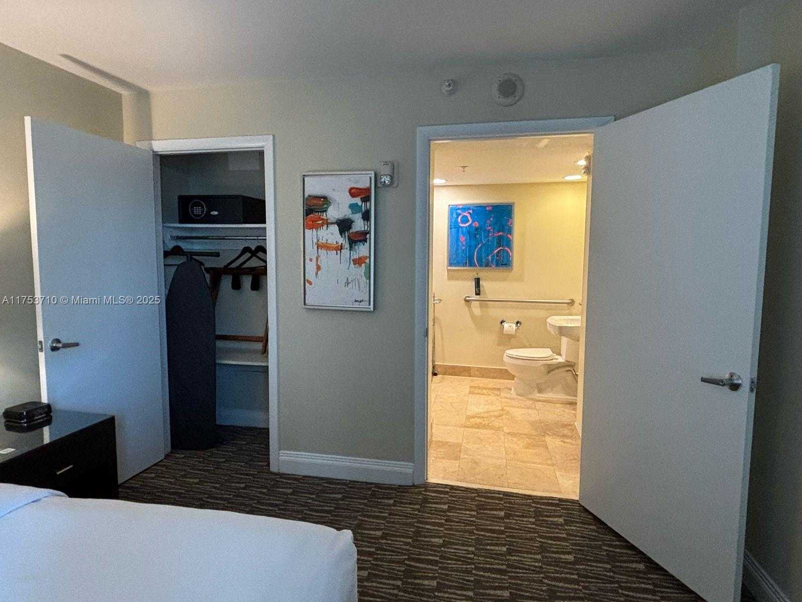 Small Image of 2670 Sunrise Blvd, Fort Lauderdale, FL 33304, USA Number 7