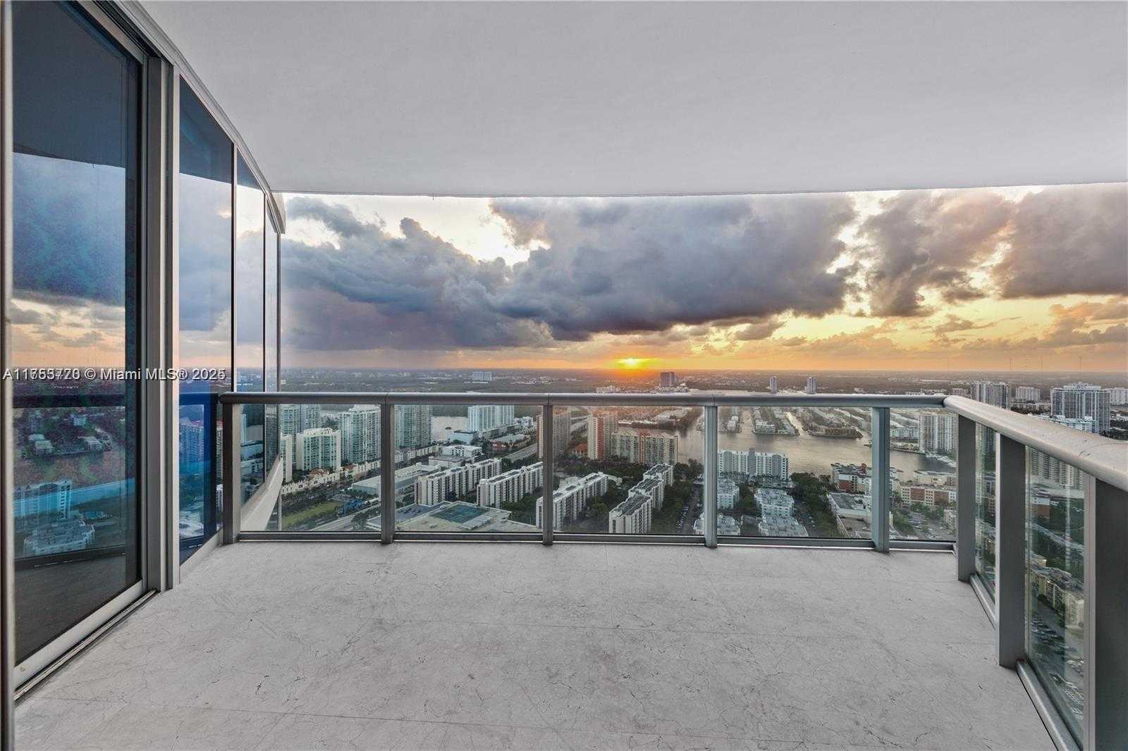 Small Image of 17001 COLLINS AVE #4705, Sunny Isles Beach Number 14