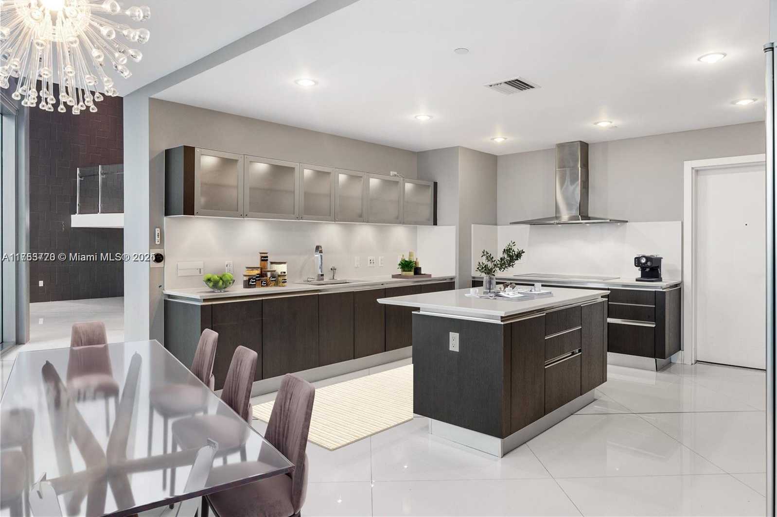 Small Image of 17001 COLLINS AVE #4705, Sunny Isles Beach Number 5