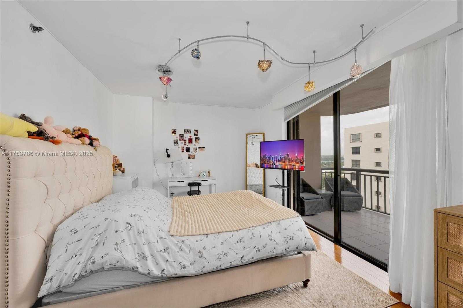 Small Image of 10175 COLLINS AVE #1207, Bal Harbour Number 27