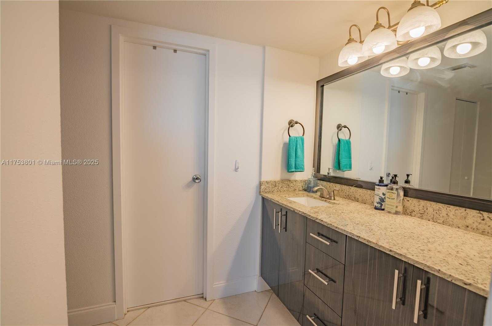 Small Image of 3675 NORTH COUNTRY CLUB DR #2202, Aventura Number 24