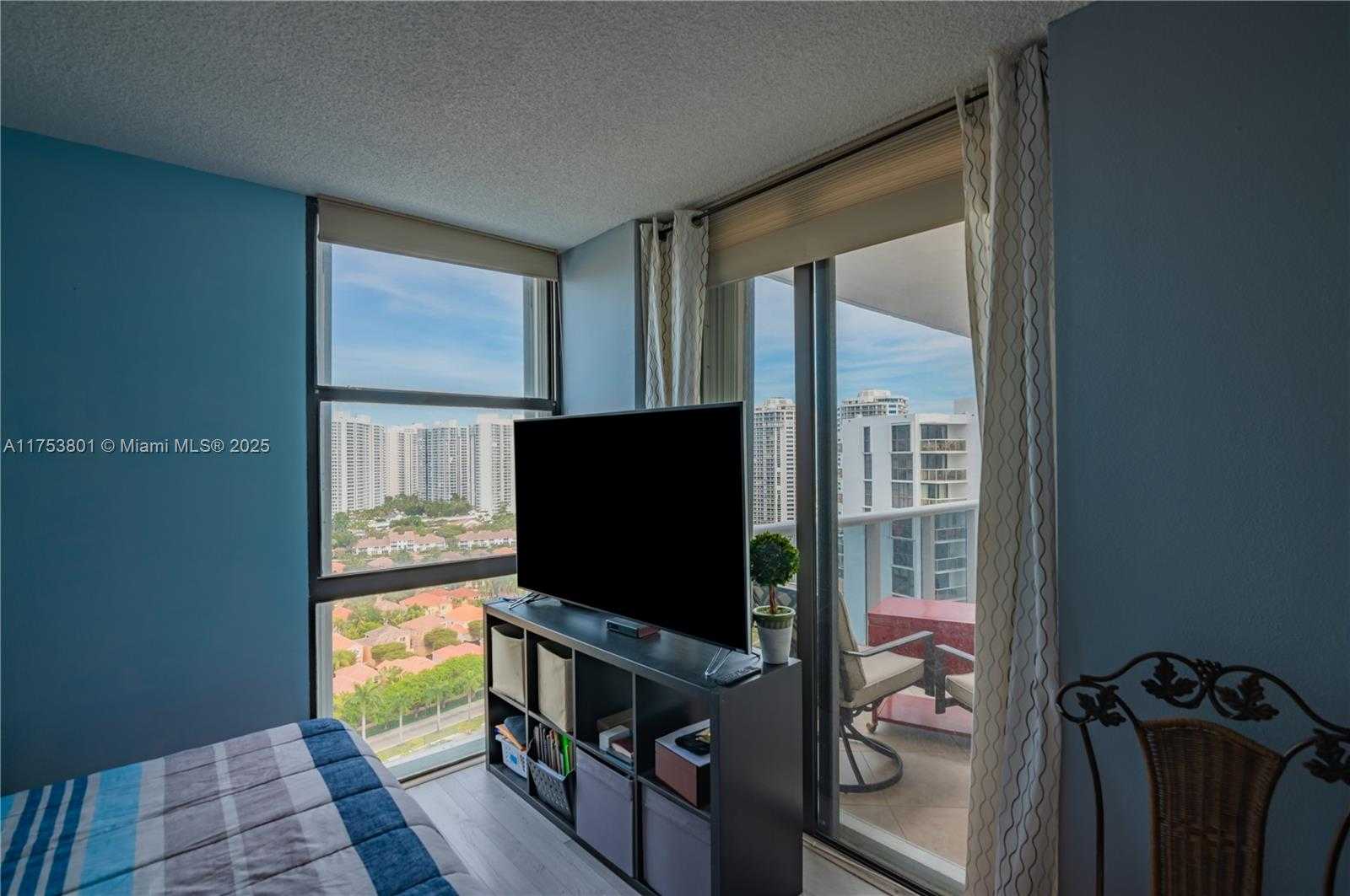 Small Image of 3675 NORTH COUNTRY CLUB DR #2202, Aventura Number 26