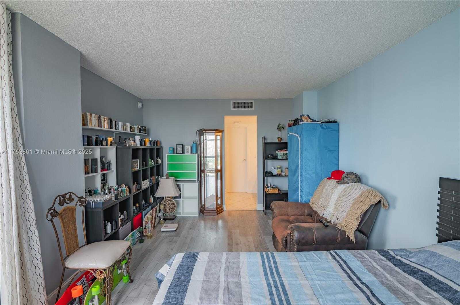 Small Image of 3675 NORTH COUNTRY CLUB DR #2202, Aventura Number 29