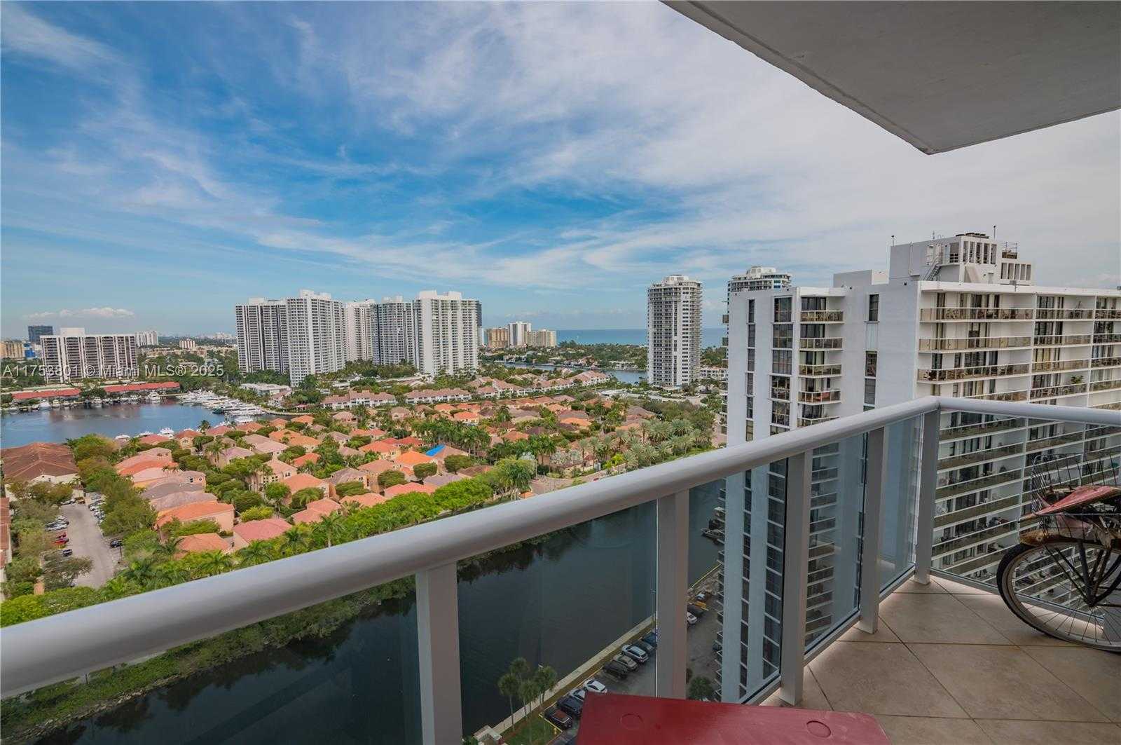 Small Image of 3675 NORTH COUNTRY CLUB DR #2202, Aventura Number 4