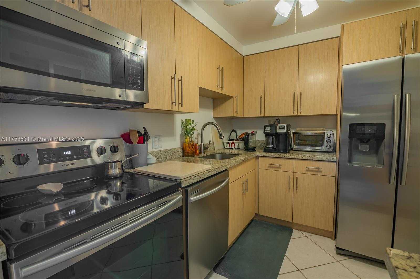Small Image of 3675 NORTH COUNTRY CLUB DR #2202, Aventura Number 6