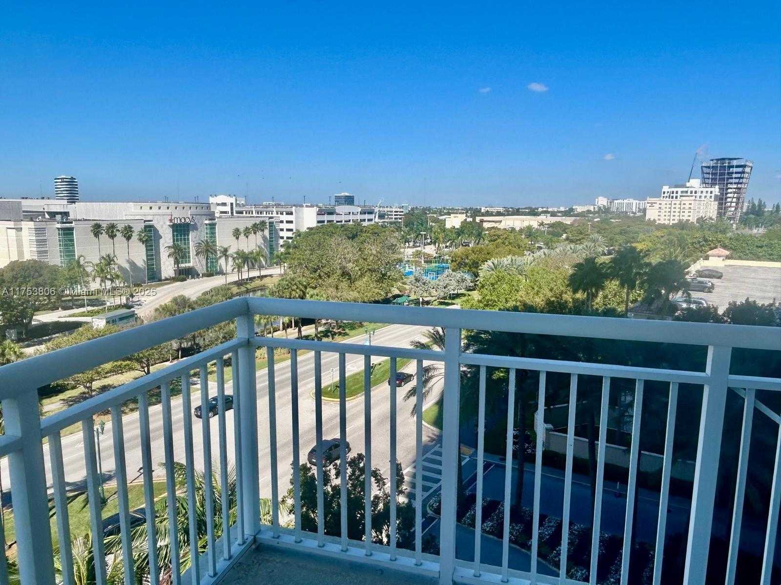 Small Image of 19501 WEST COUNTRY CLUB DR #709, Aventura Number 13