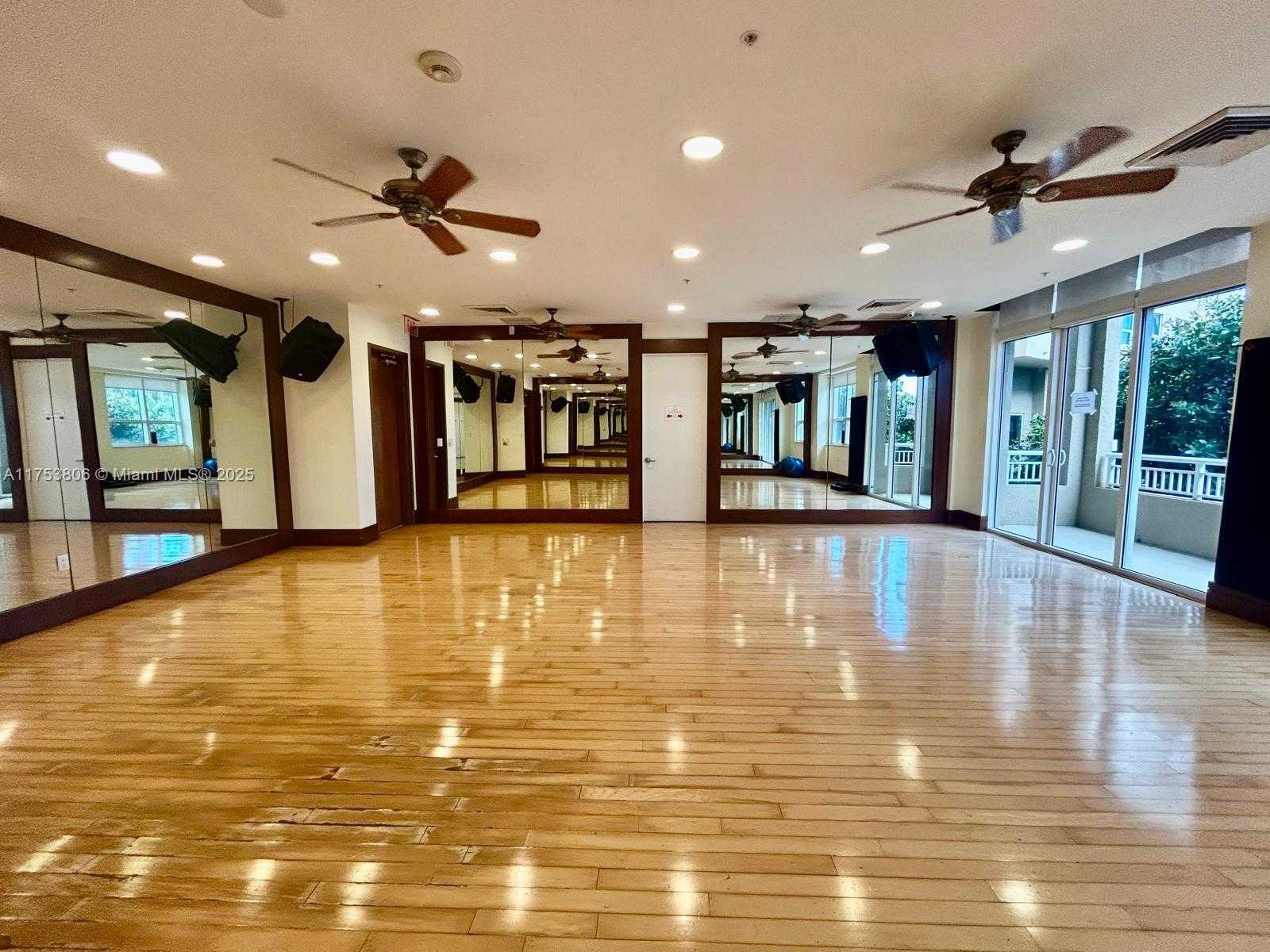 Small Image of 19501 WEST COUNTRY CLUB DR #709, Aventura Number 21