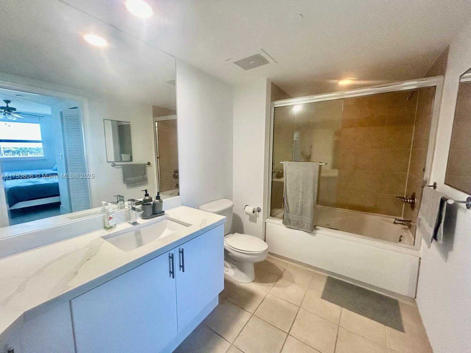 Small Image of 19501 WEST COUNTRY CLUB DR #709, Aventura Number 9