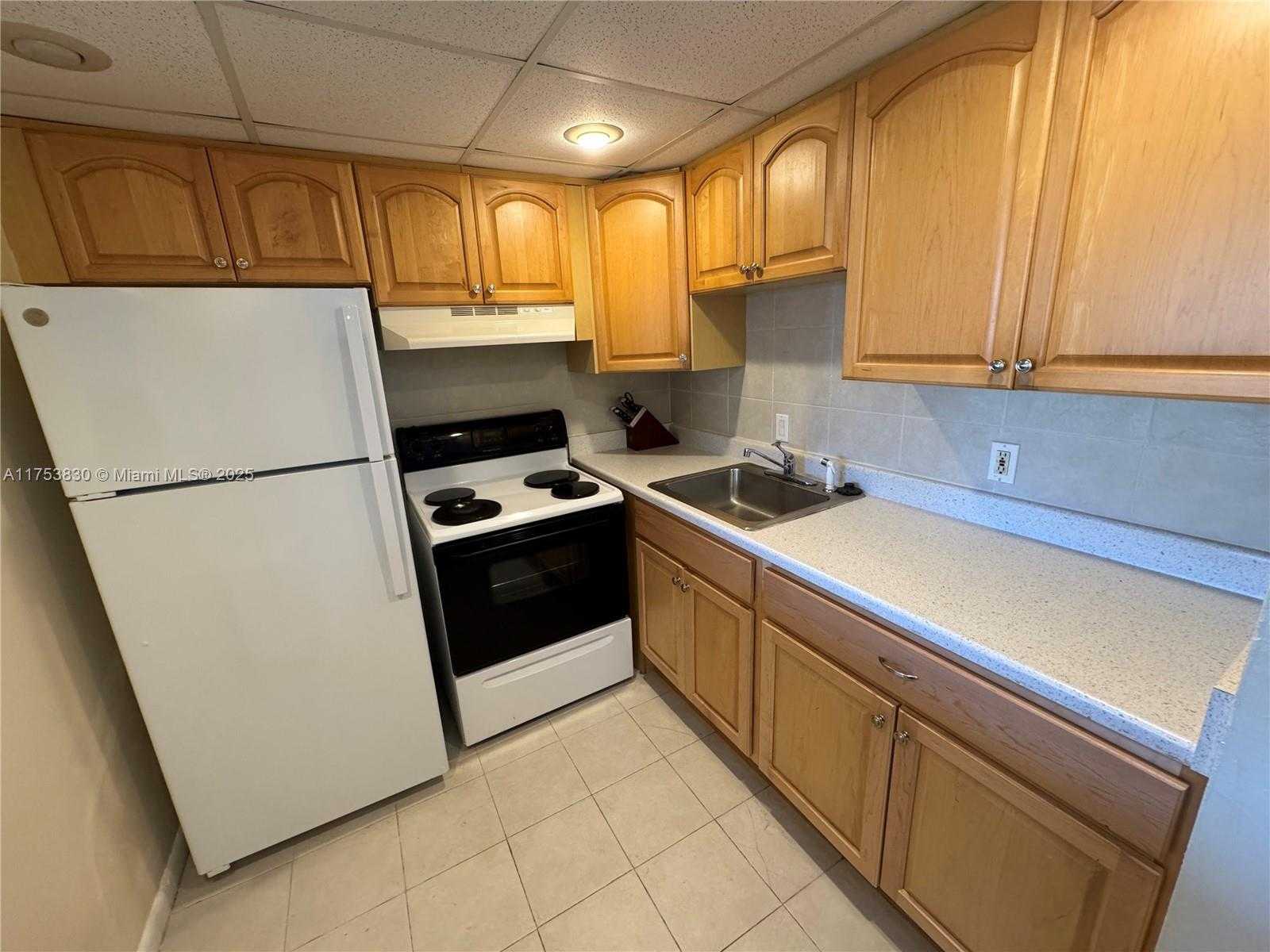 Small Image of 174 CHATHAM #I, West Palm Beach Number 2