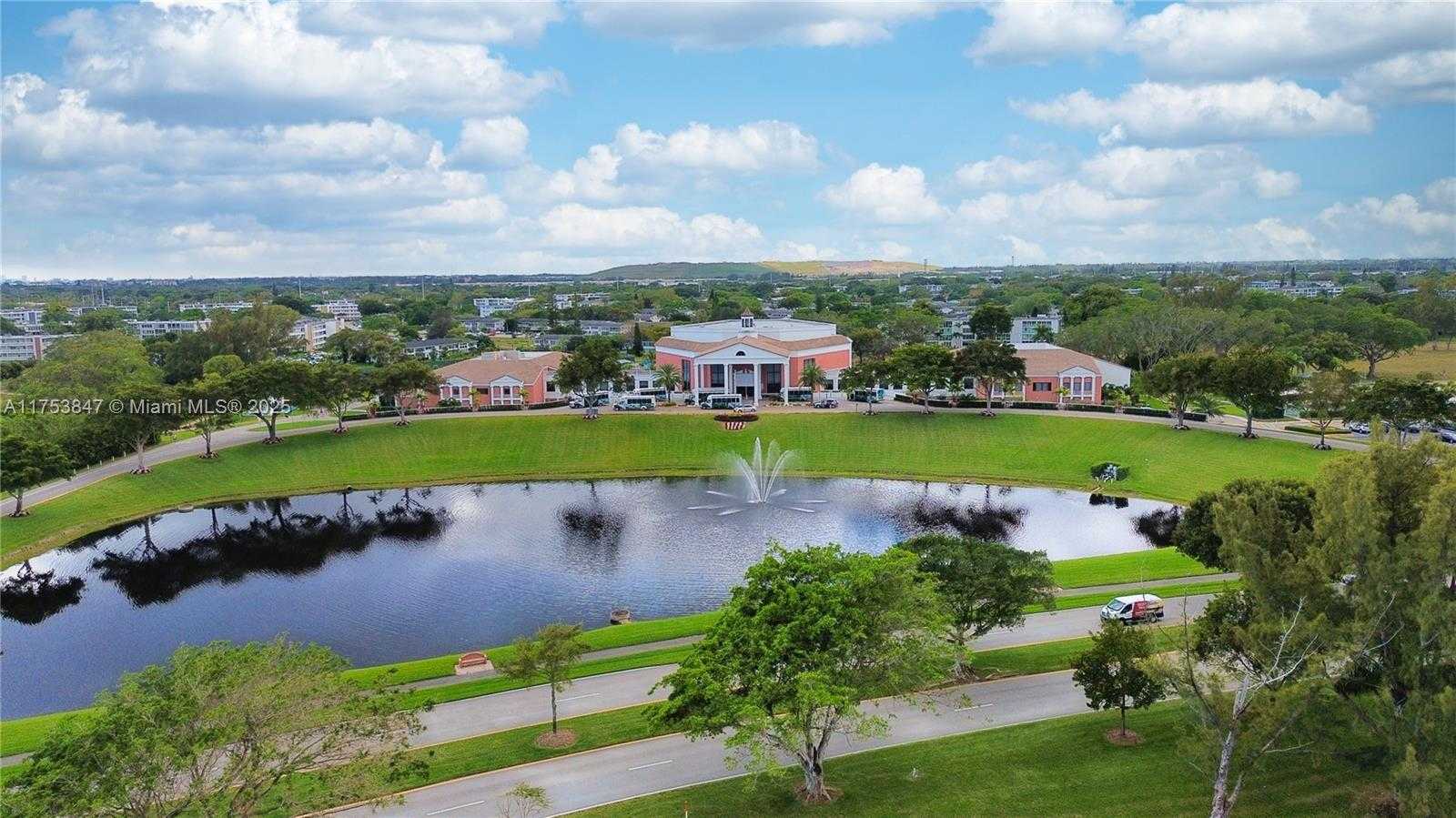 Small Image of 2009 NORTH FARNHAM N #2009, Deerfield Beach Number 22