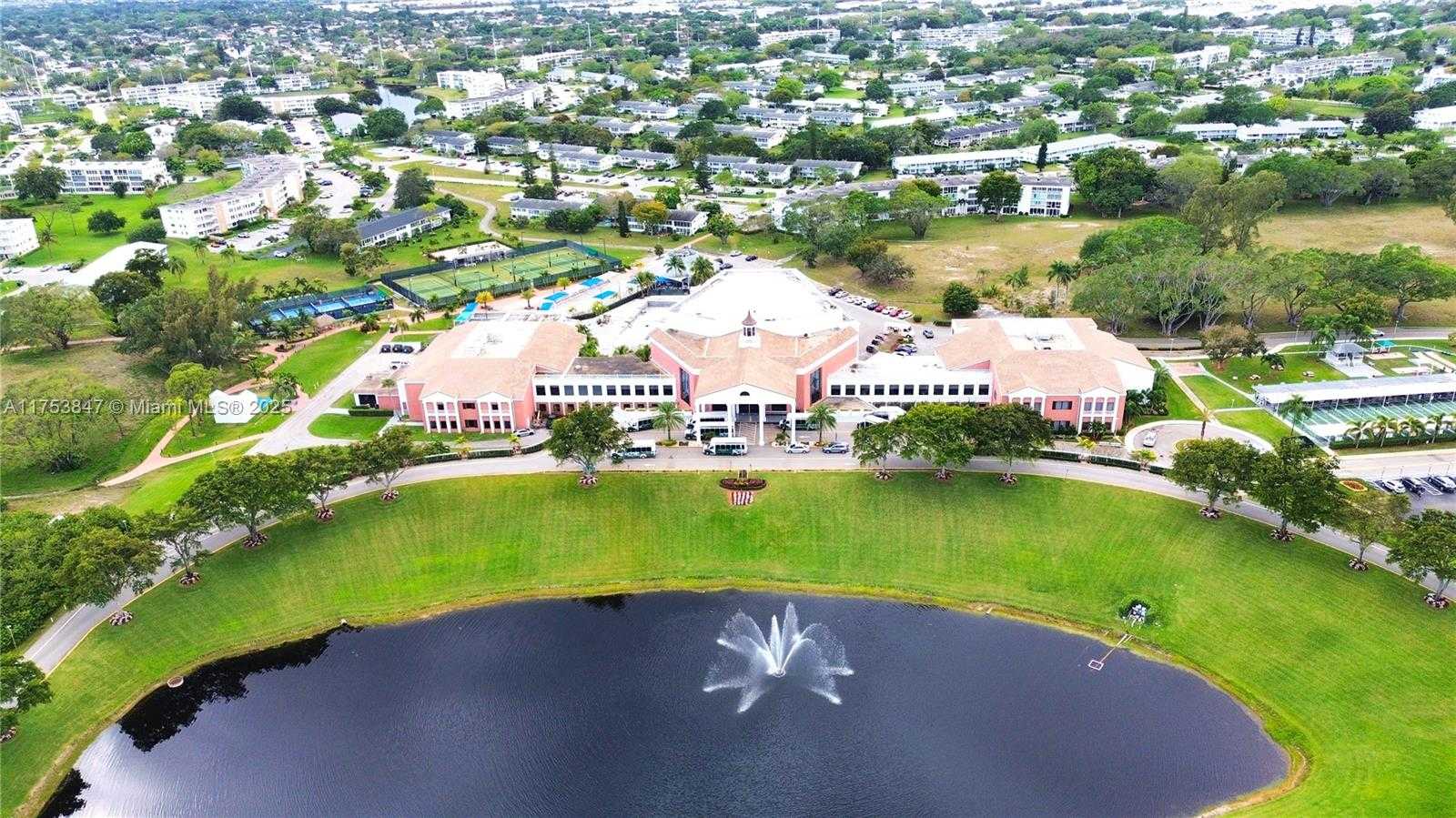 Small Image of 2009 NORTH FARNHAM N #2009, Deerfield Beach Number 23