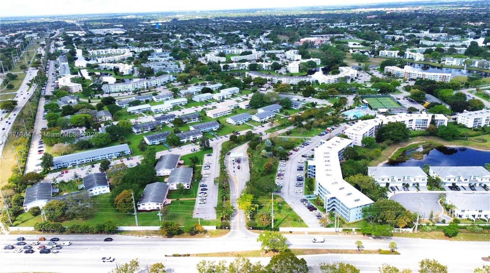 Small Image of 2009 NORTH FARNHAM N #2009, Deerfield Beach Number 32