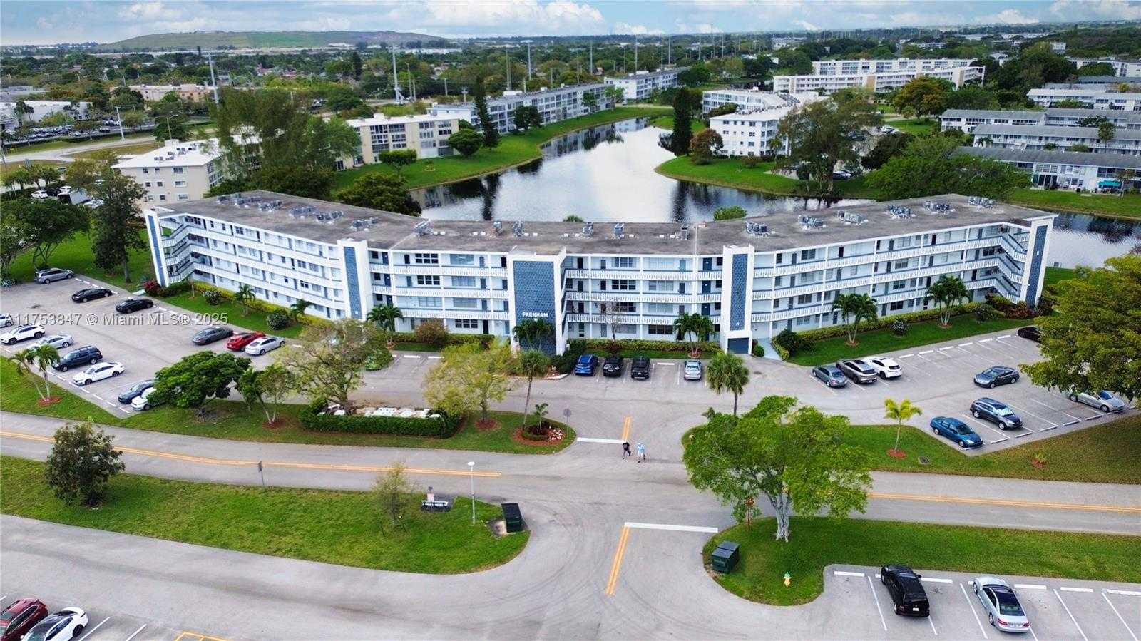 Small Image of 2009 NORTH FARNHAM N #2009, Deerfield Beach Number 36