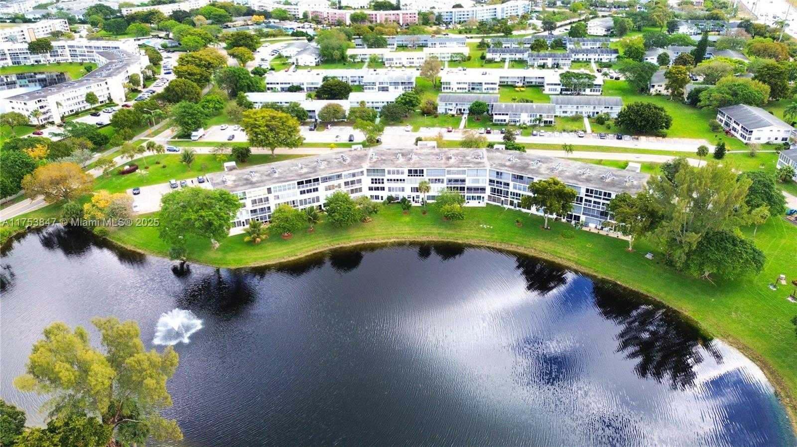 Small Image of 2009 NORTH FARNHAM N #2009, Deerfield Beach Number 37