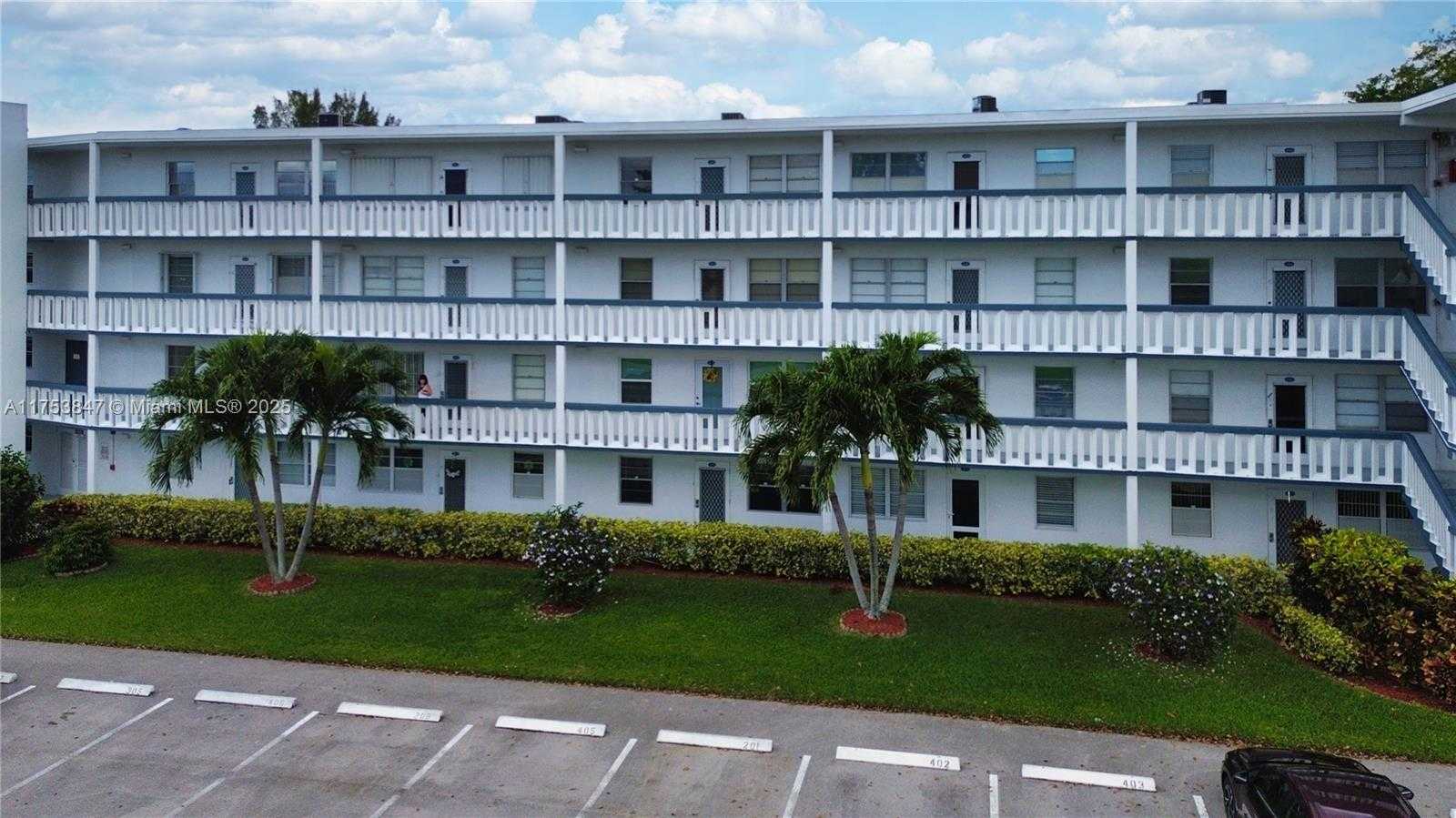 Small Image of 2009 NORTH FARNHAM N #2009, Deerfield Beach Number 38
