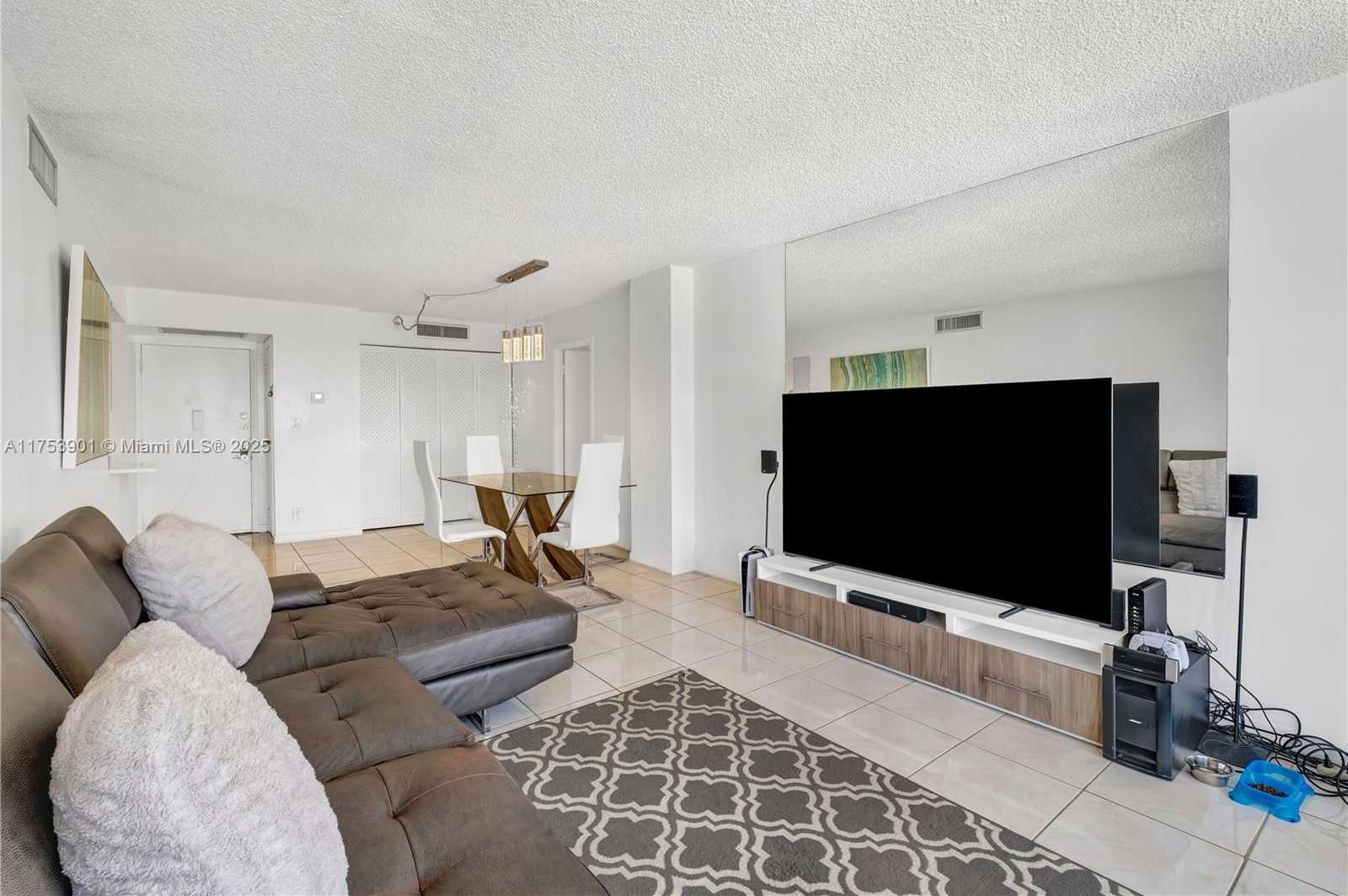 Small Image of 20500 WEST COUNTRY CLUB DR #512, Aventura Number 10