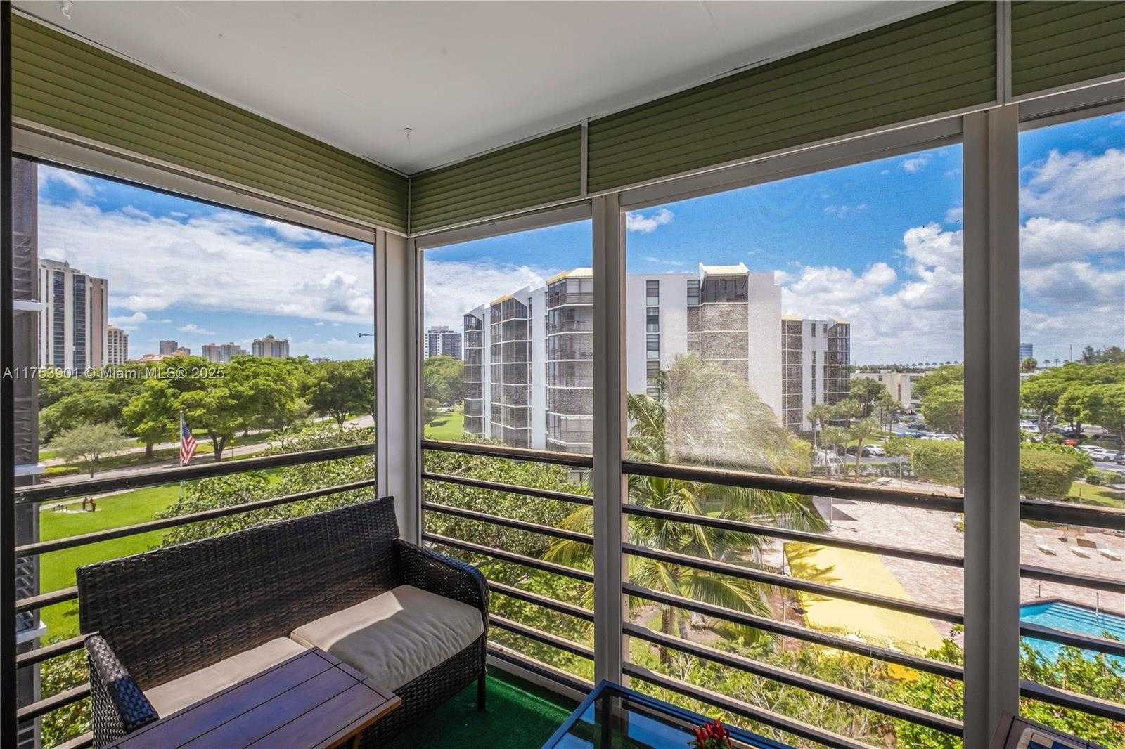 Small Image of 20500 WEST COUNTRY CLUB DR #512, Aventura Number 15