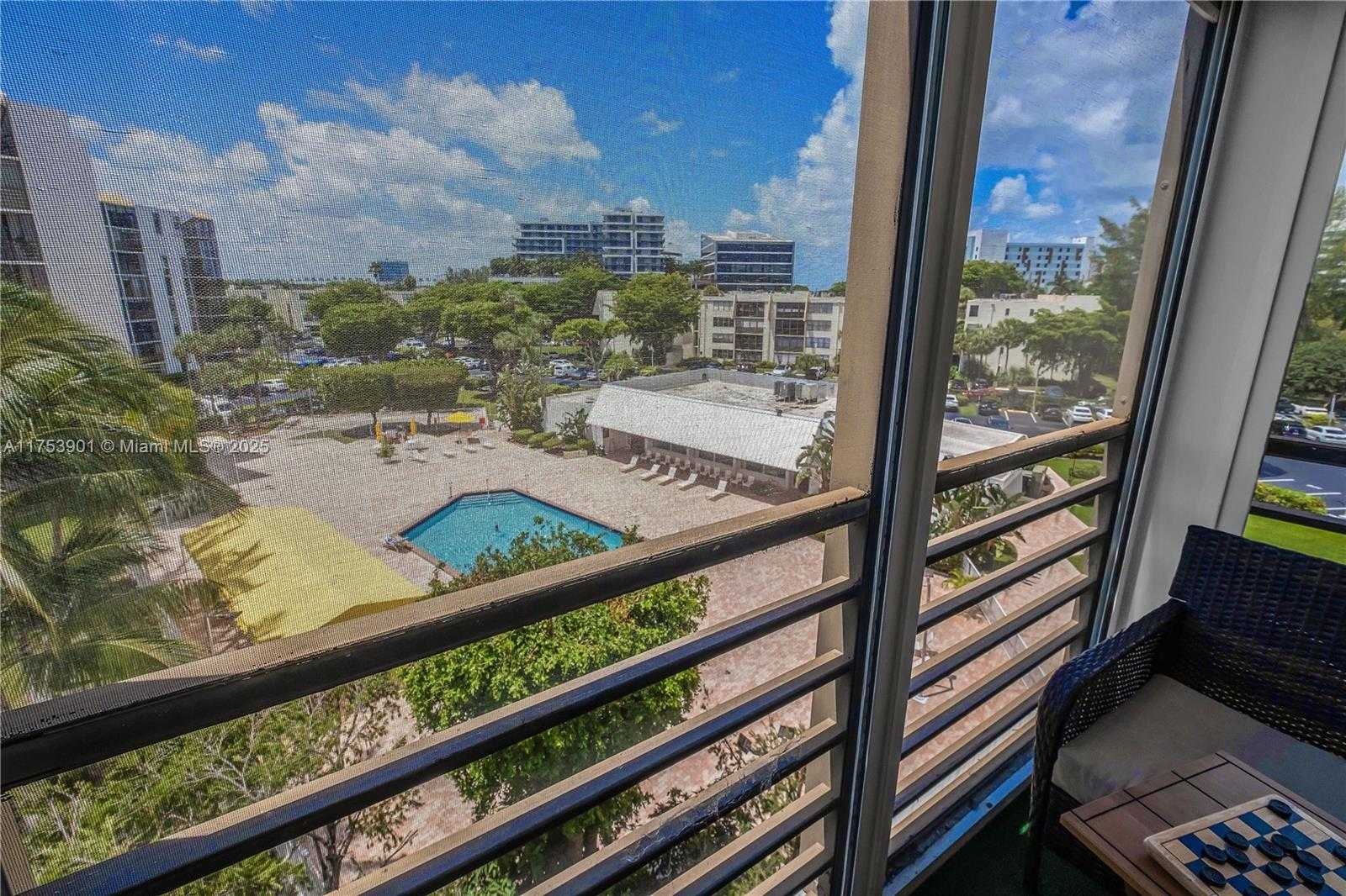 Small Image of 20500 WEST COUNTRY CLUB DR #512, Aventura Number 18