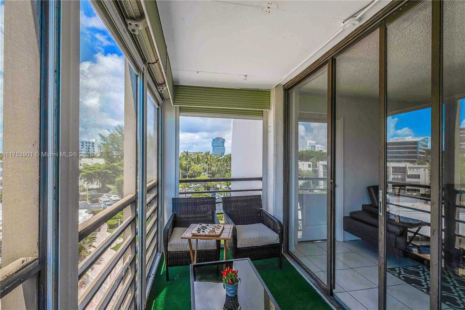 Small Image of 20500 WEST COUNTRY CLUB DR #512, Aventura Number 19