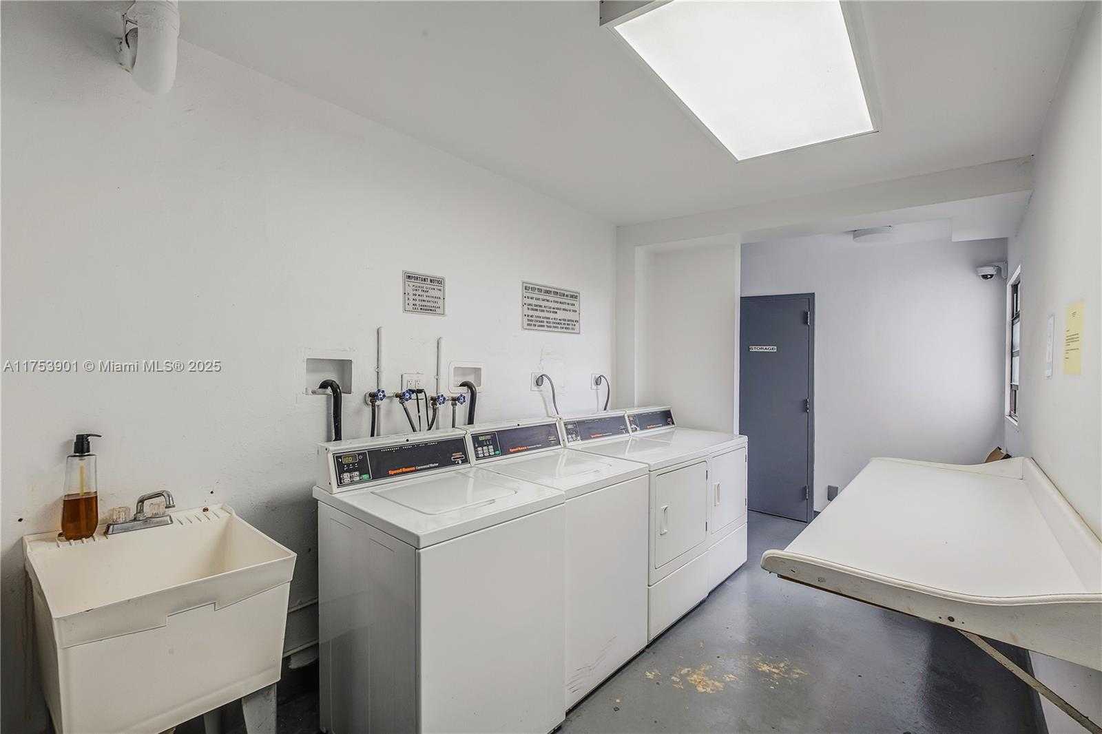 Small Image of 20500 WEST COUNTRY CLUB DR #512, Aventura Number 25