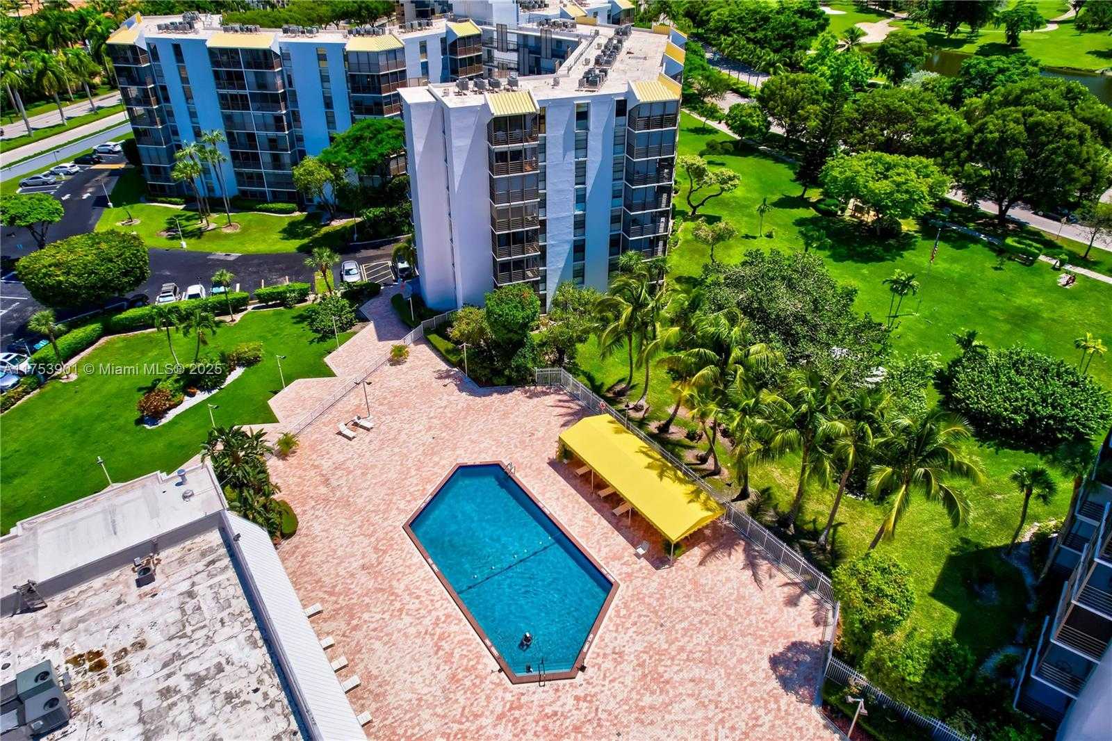 Small Image of 20500 WEST COUNTRY CLUB DR #512, Aventura Number 31