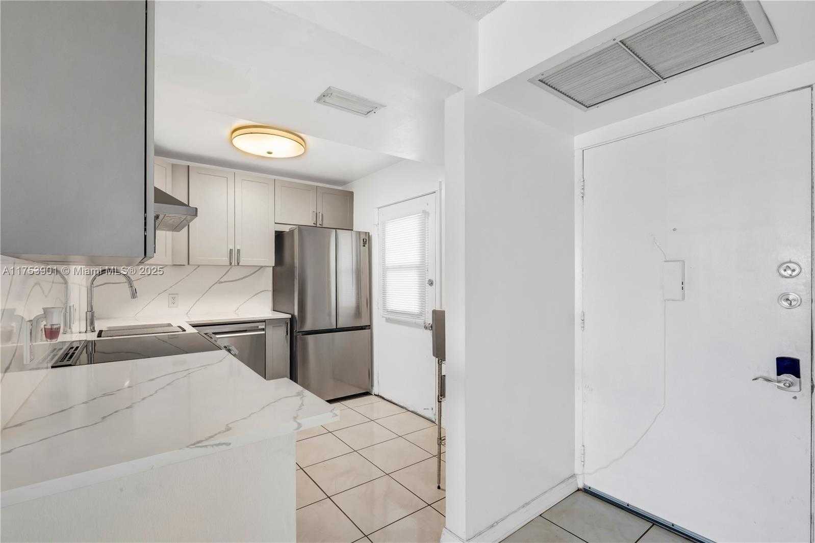 Small Image of 20500 WEST COUNTRY CLUB DR #512, Aventura Number 4