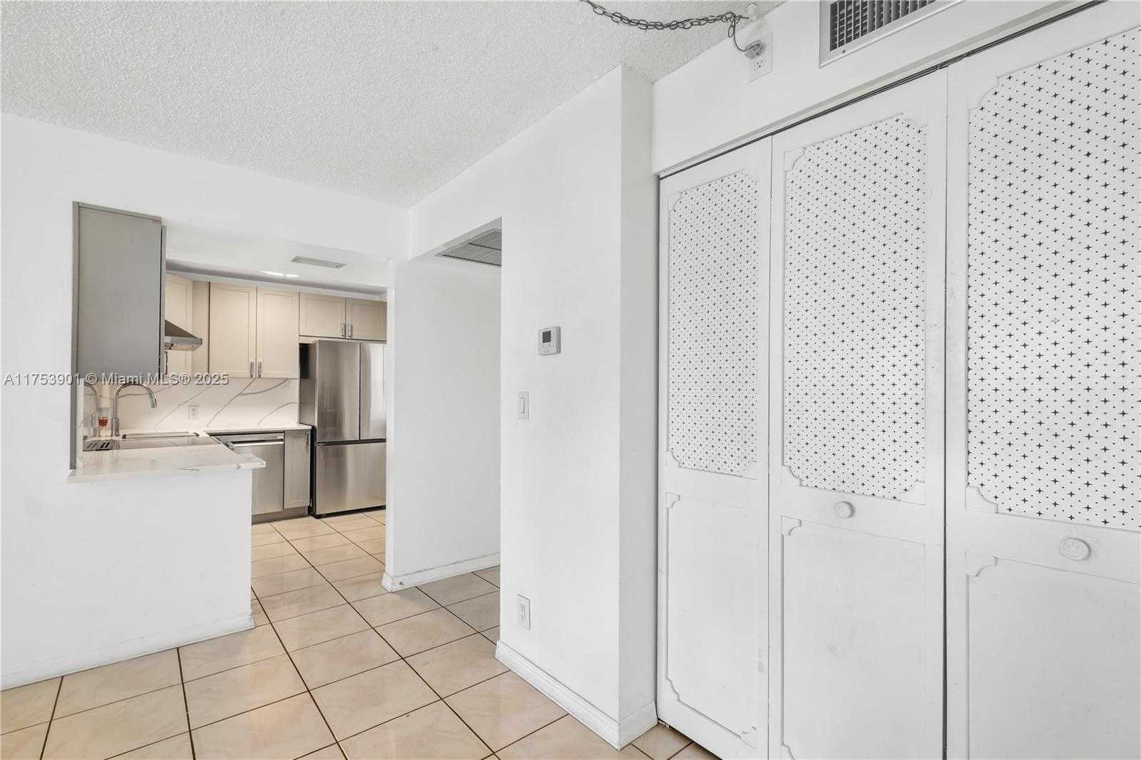 Small Image of 20500 WEST COUNTRY CLUB DR #512, Aventura Number 5