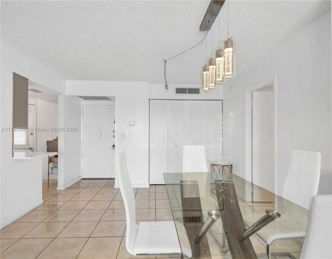 Small Image of 20500 WEST COUNTRY CLUB DR #512, Aventura Number 8