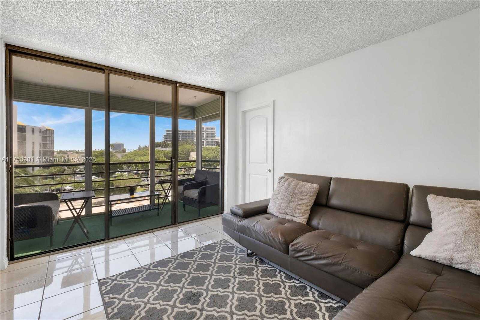 Small Image of 20500 WEST COUNTRY CLUB DR #512, Aventura Number 9