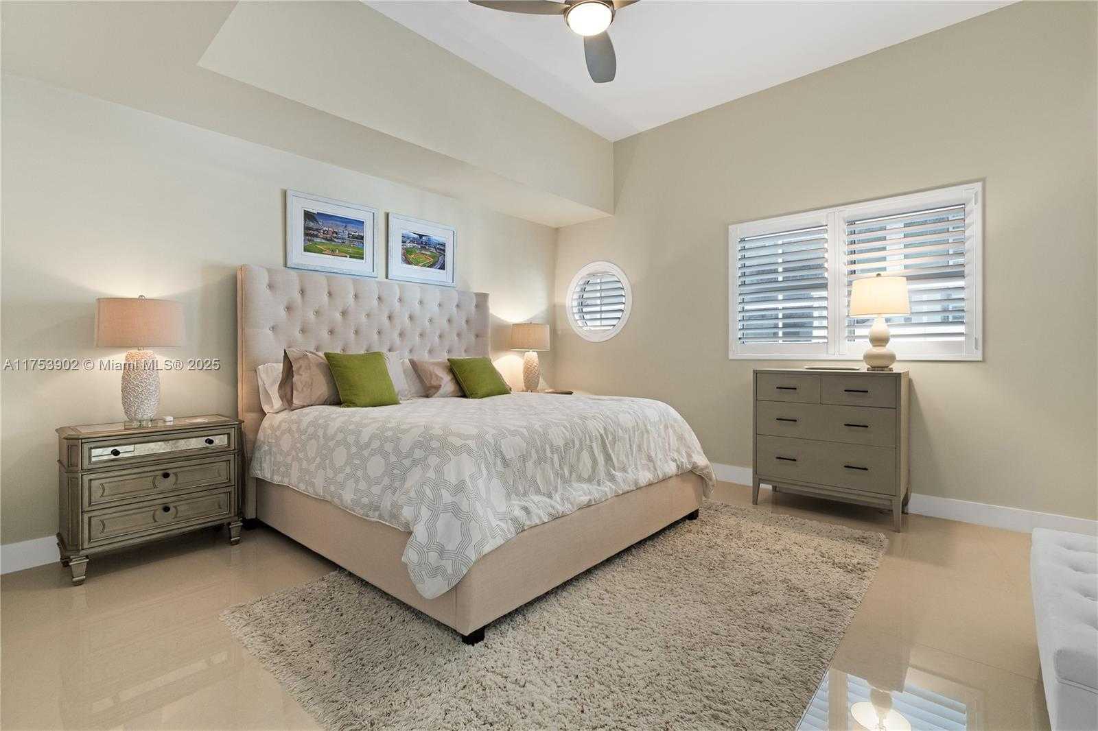 Small Image of 3739 COLLINS AVE #N-605, Miami Beach Number 12