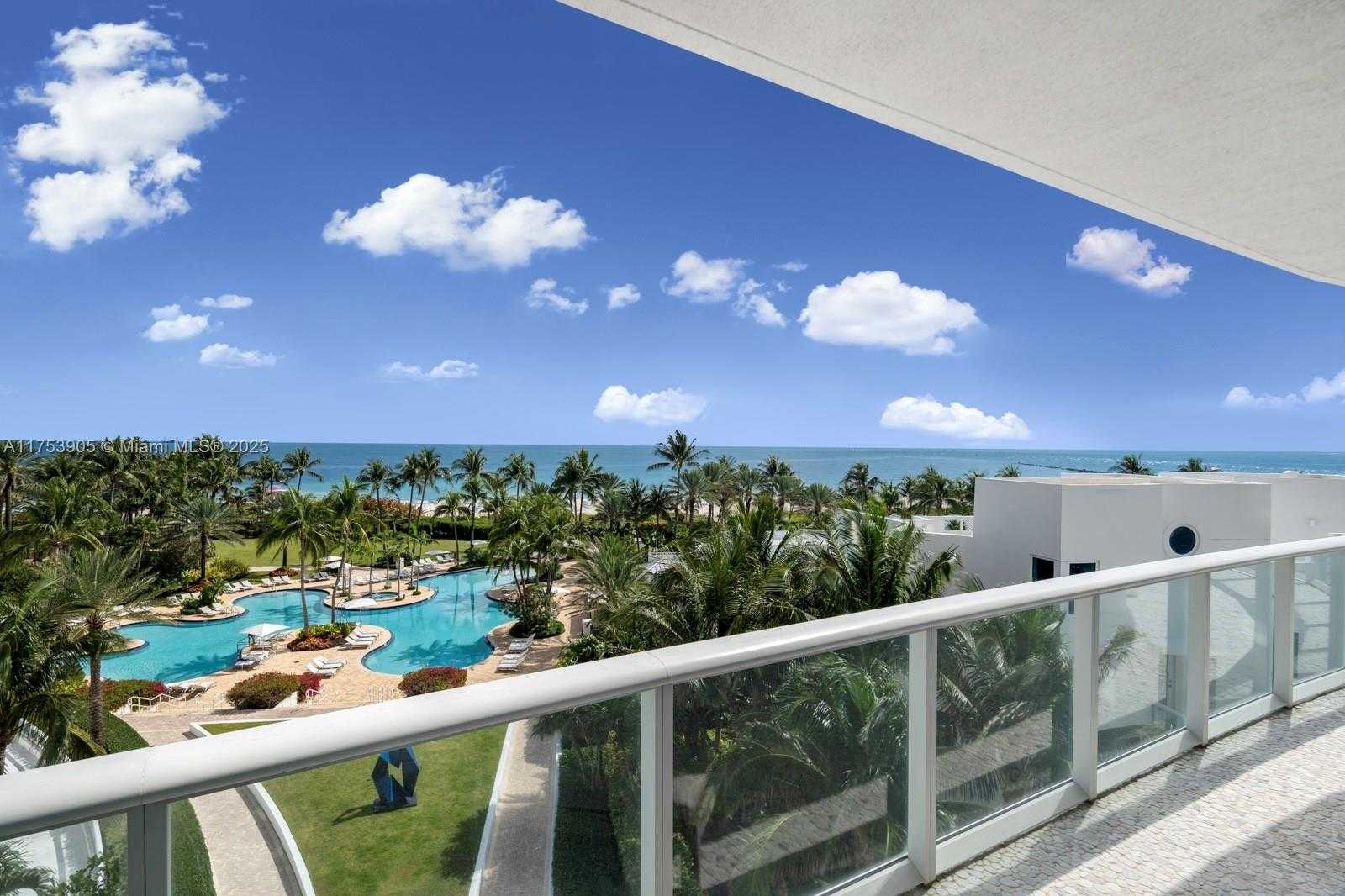 Small Image of 100 SOUTH POINTE DR #606, Miami Beach Number 17