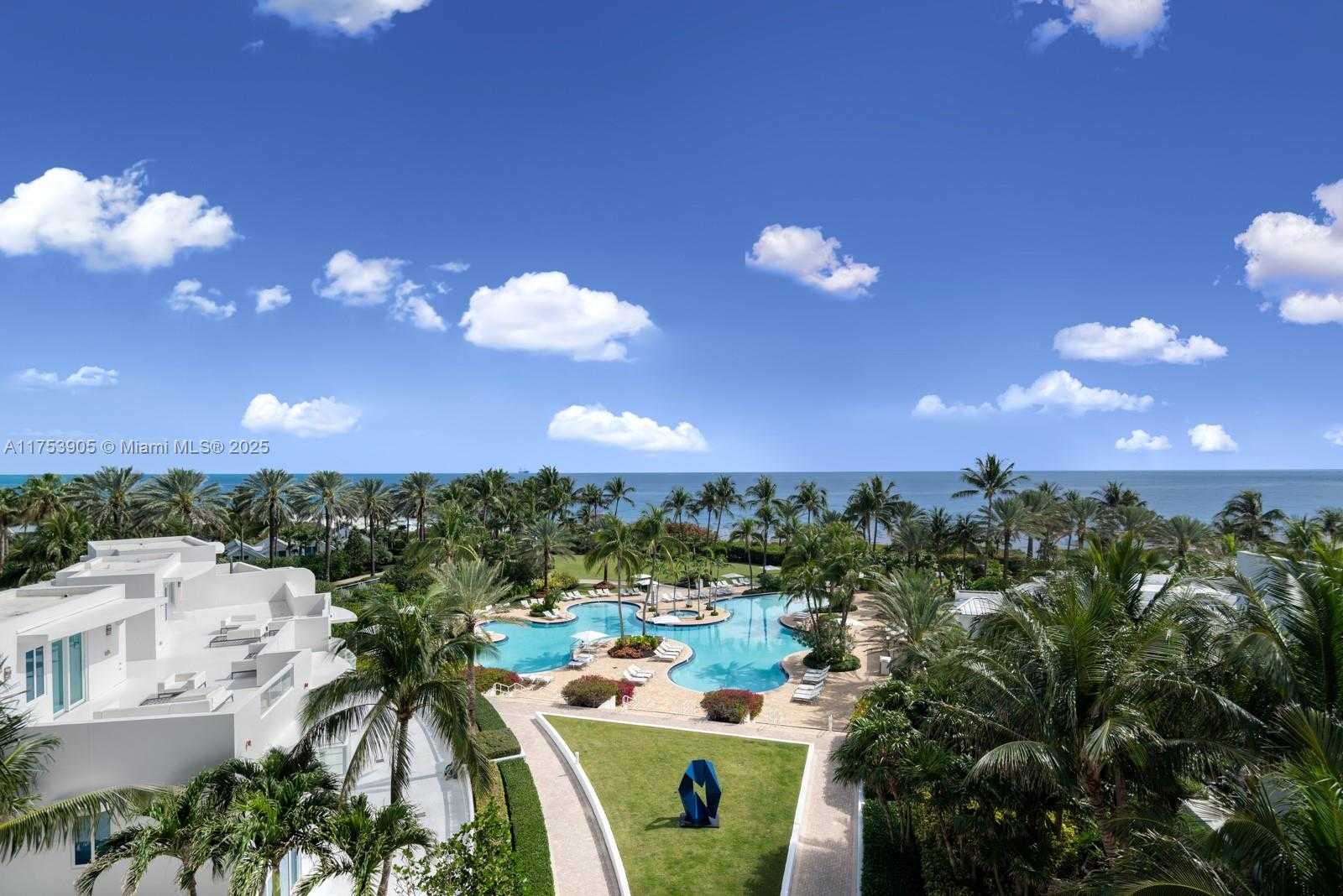 Small Image of 100 SOUTH POINTE DR #606, Miami Beach Number 21