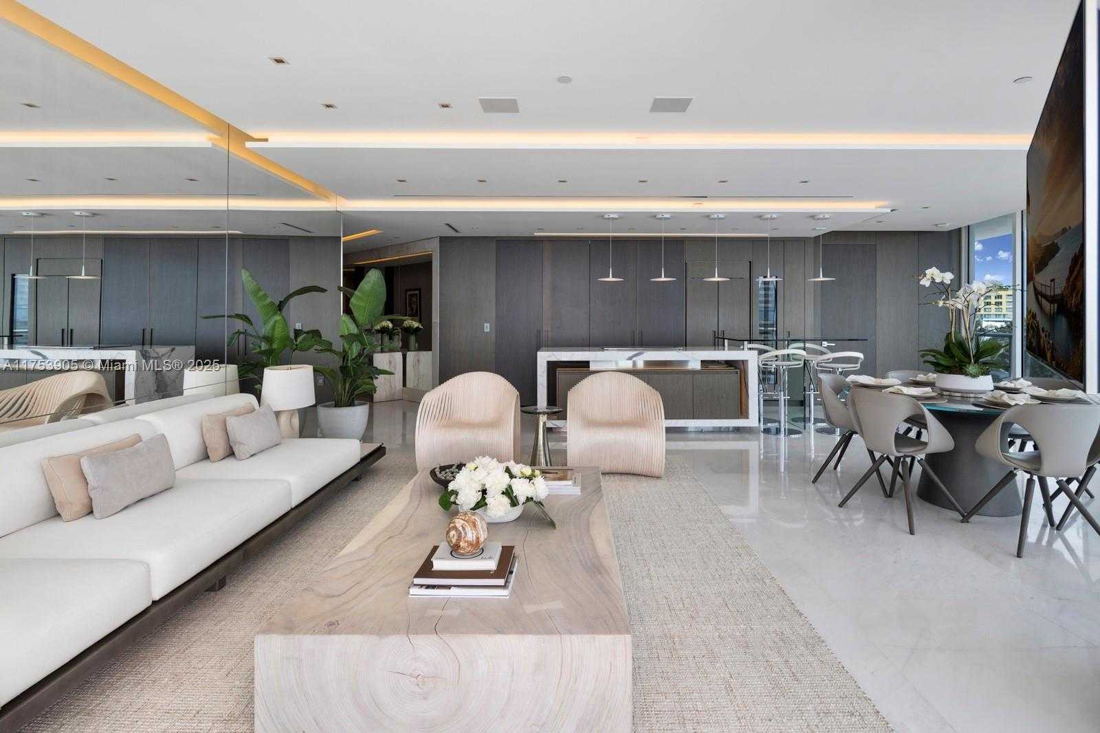 Small Image of 100 SOUTH POINTE DR #606, Miami Beach Number 8
