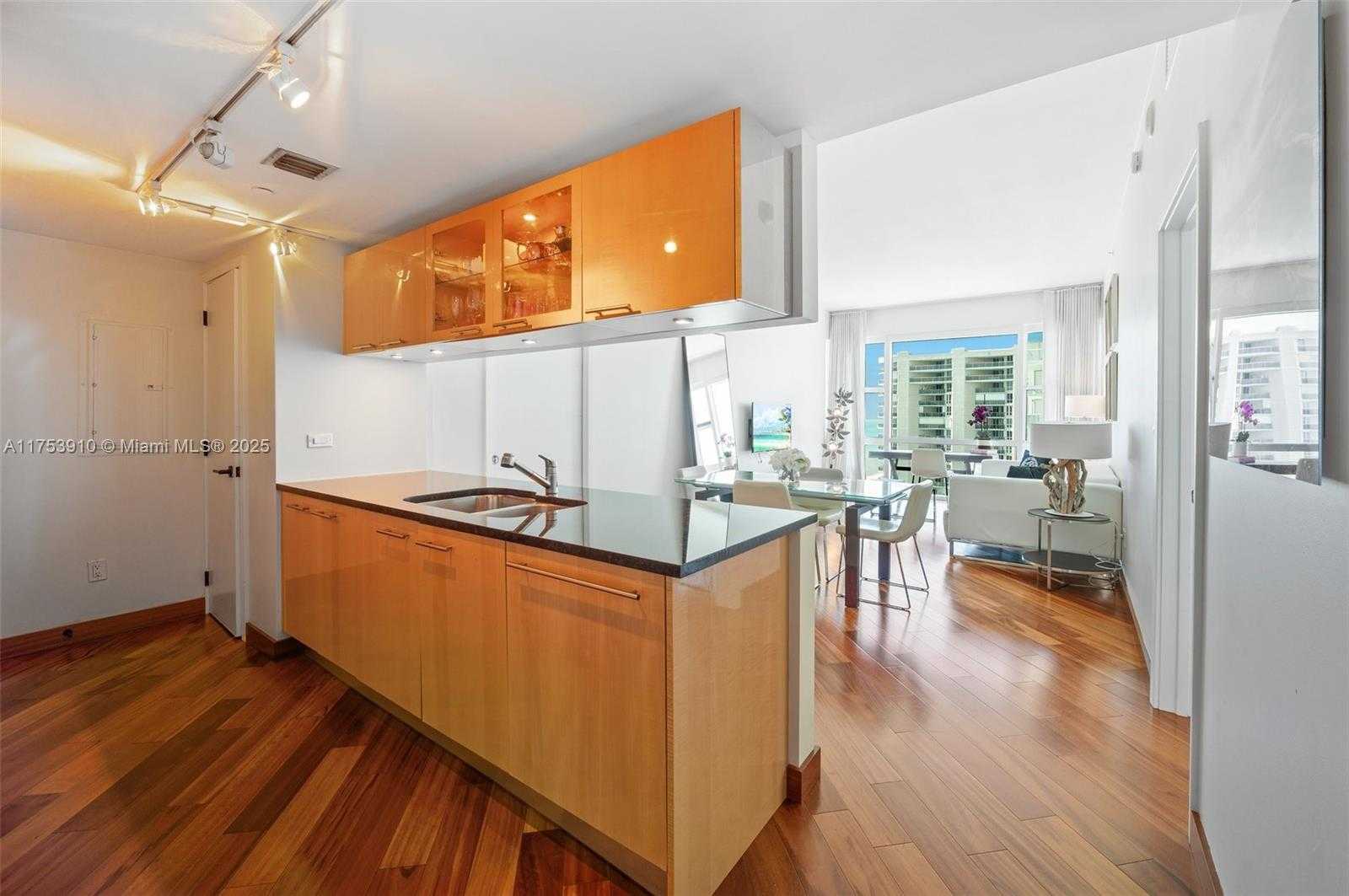 Small Image of 6801 COLLINS AVE #PH06 (Deed PH10), Miami Beach Number 10