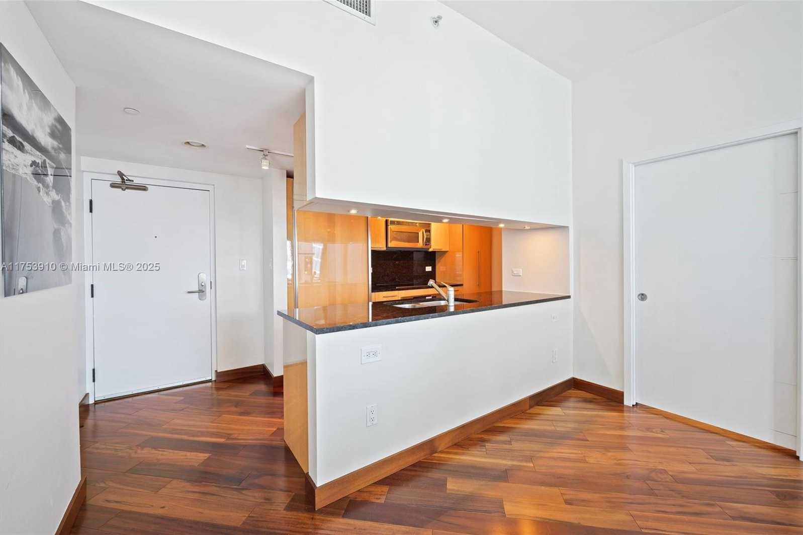 Small Image of 6801 COLLINS AVE #PH06 (Deed PH10), Miami Beach Number 11