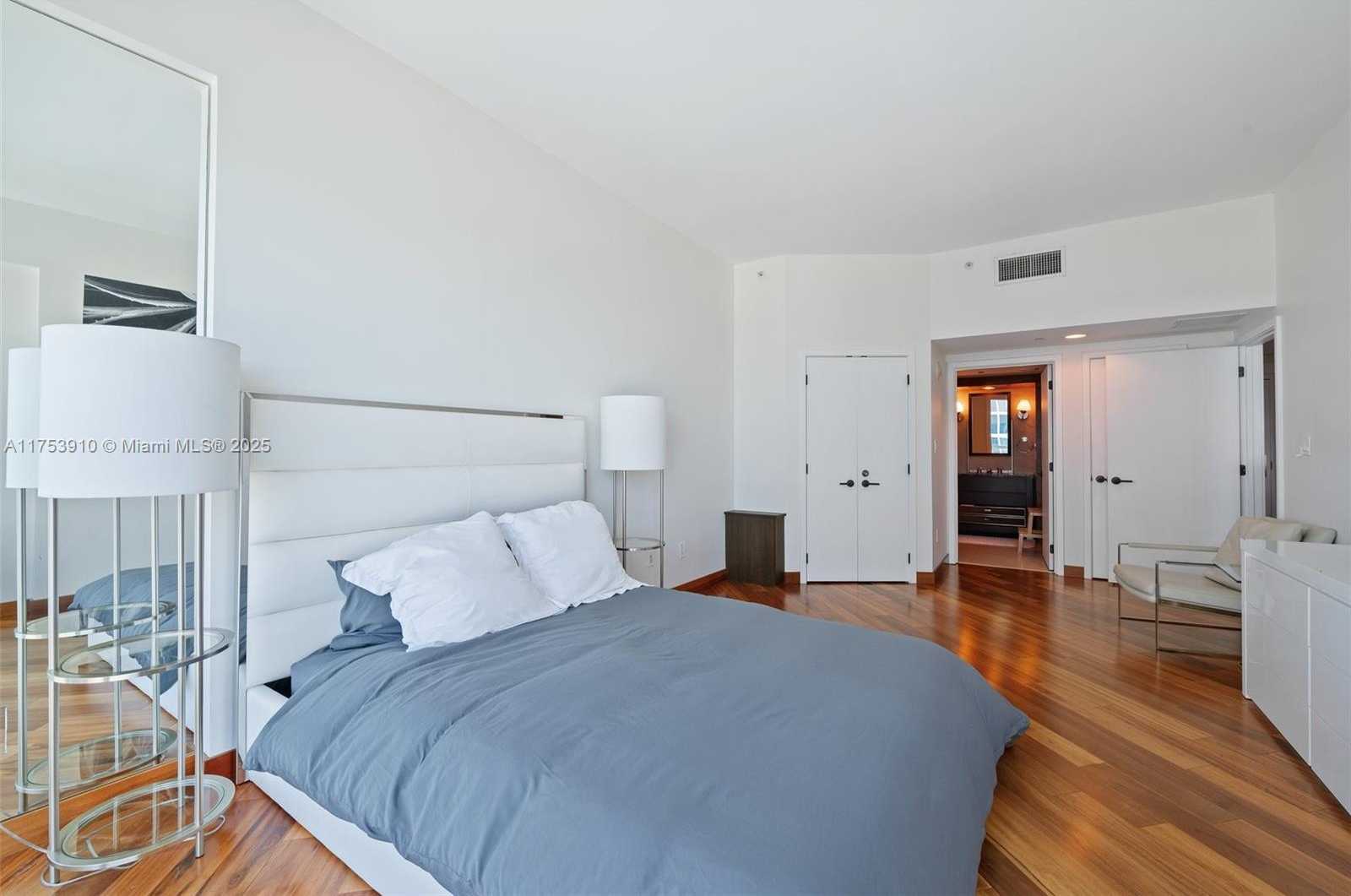 Small Image of 6801 COLLINS AVE #PH06 (Deed PH10), Miami Beach Number 13