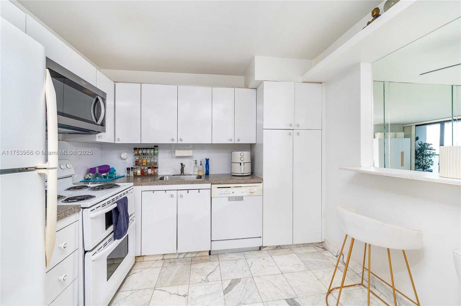 Small Image of 2301 SOUTH OCEAN DR #1102, Hollywood Number 13