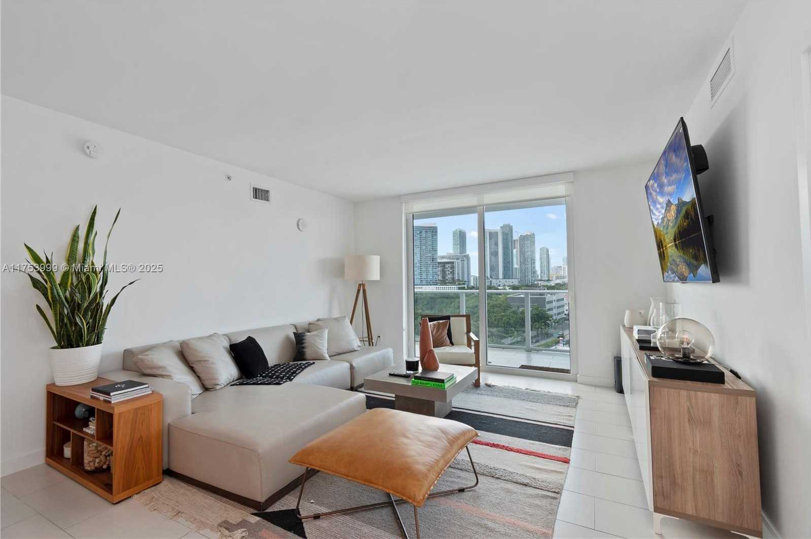 Small Image of 4250 BISCAYNE BLVD #917, Miami Number 10