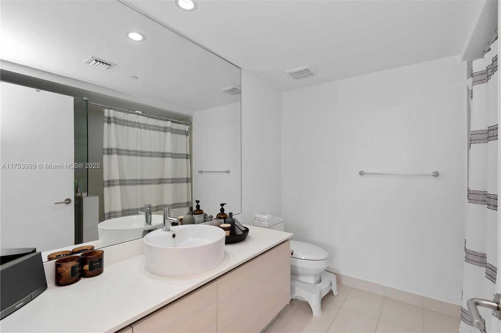 Small Image of 4250 BISCAYNE BLVD #917, Miami Number 16